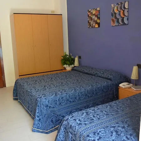 Capitol Hotel 2*