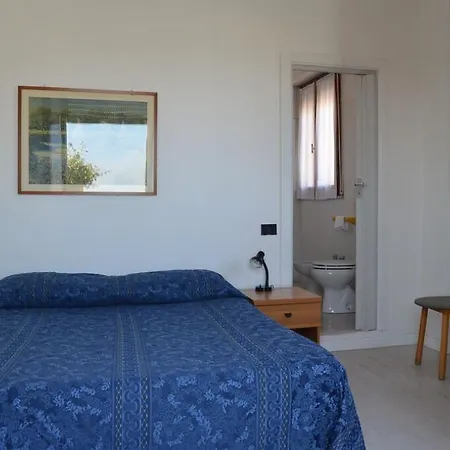 Capitol Szálloda 2*