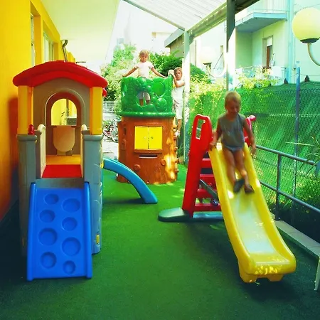 Capitol Hotel 2*