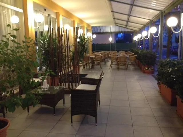 Capitol 2* 佩萨罗