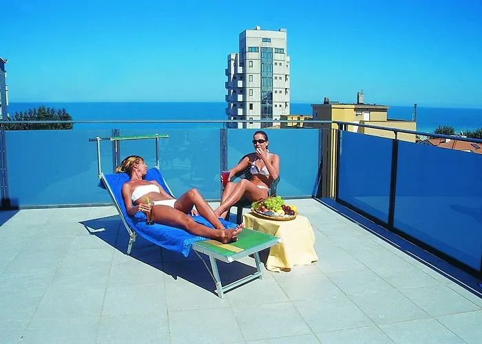 Capitol 酒店 佩萨罗